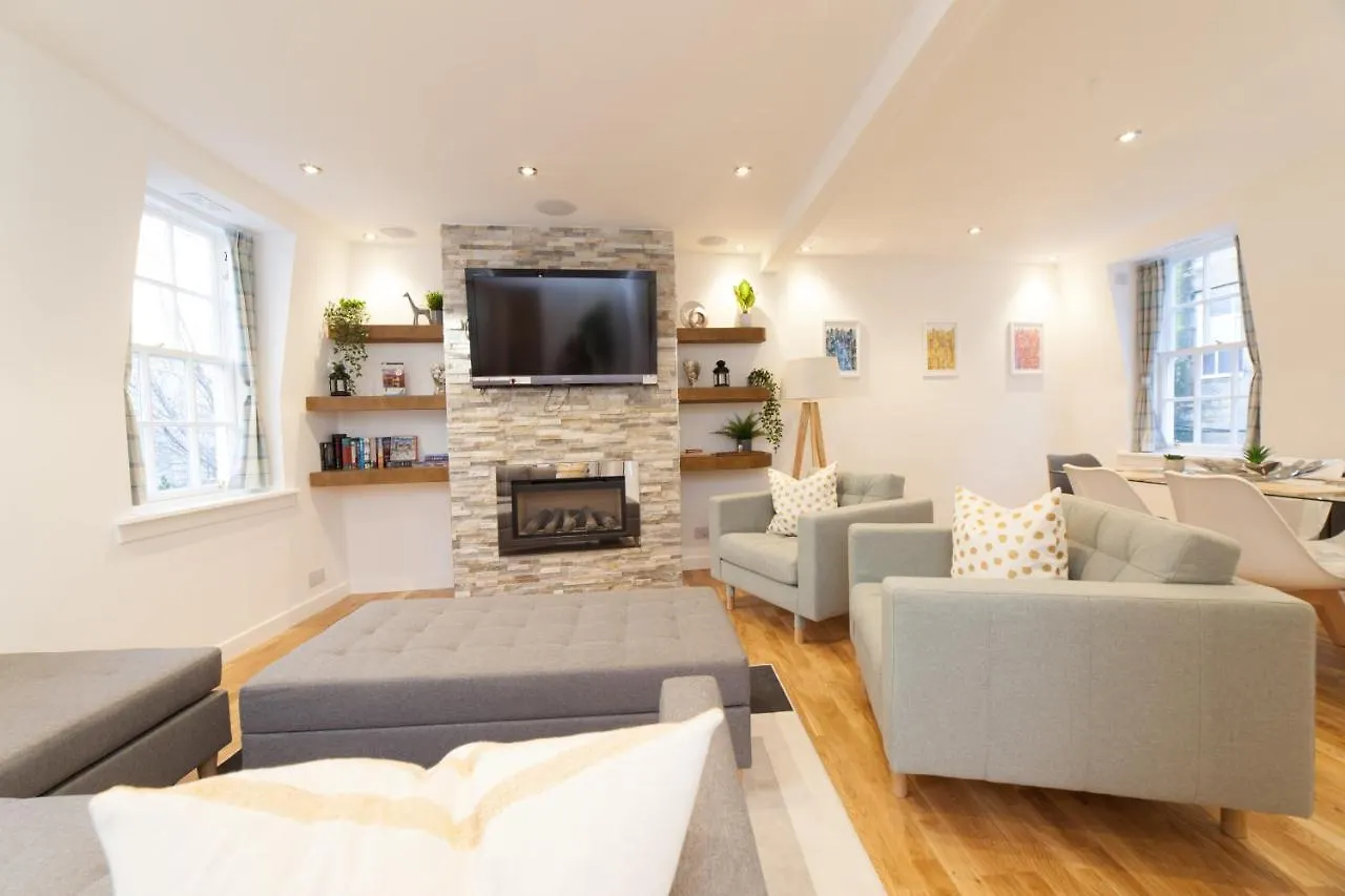Queensferry Street Lane - Fantastic 2 Bedroom City Centre Mews House With Free Secure Parking! Edinburgh 0*,
