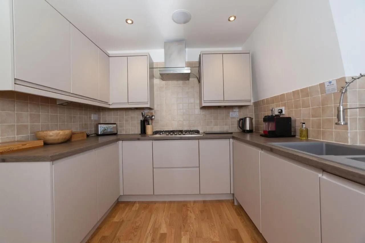 Queensferry Street Lane - Fantastic 2 Bedroom City Centre Mews House With Free Secure Parking! إدنبرة المملكة المتحدة