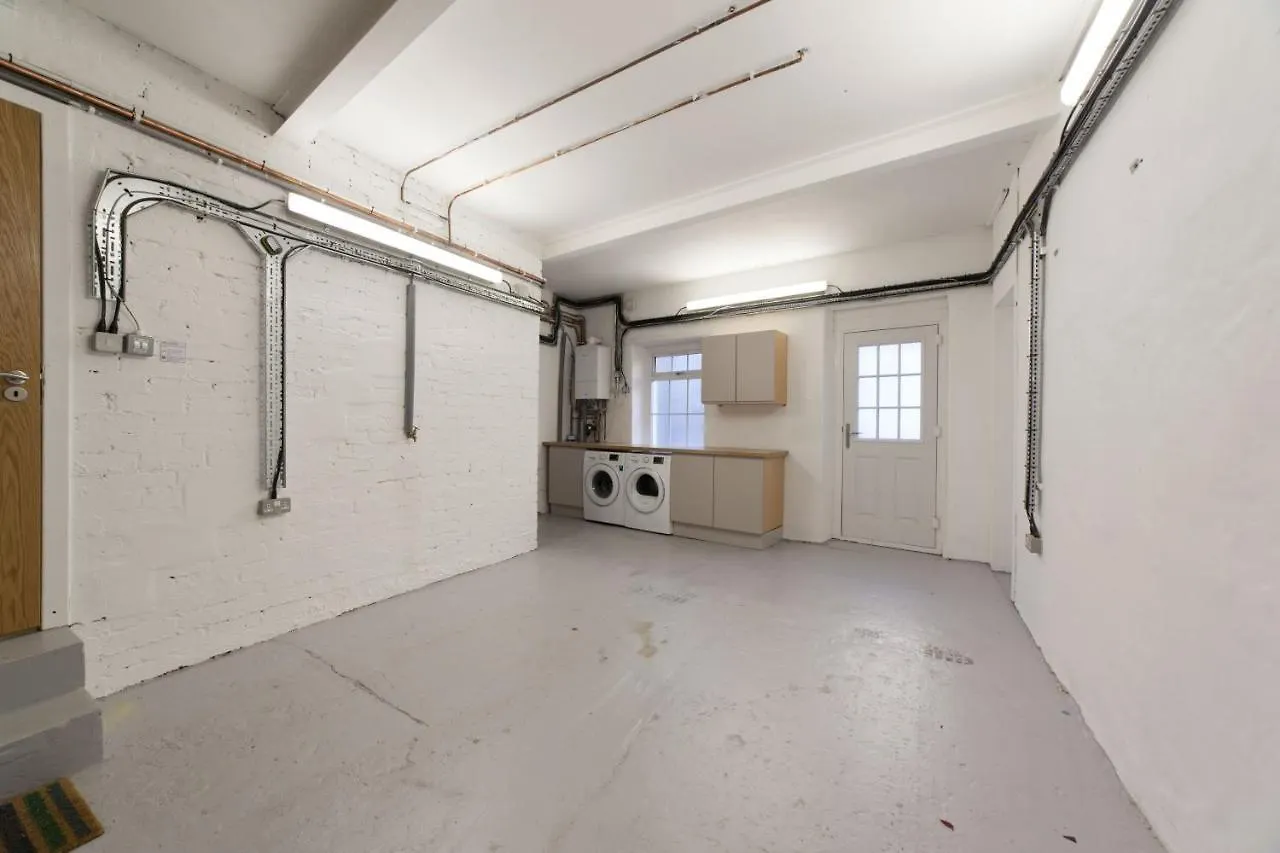 Queensferry Street Lane - Fantastic 2 Bedroom City Centre Mews House With Free Secure Parking! إدنبرة